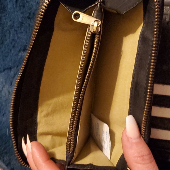 MILO Canadian leather black wallet - Picture 5 of 11